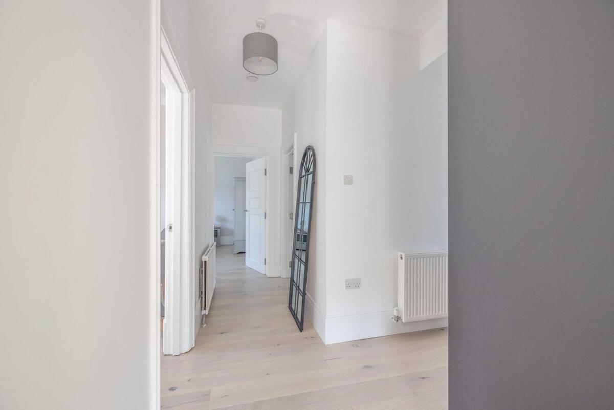 2 Bed Close To Windsor Castle, Races