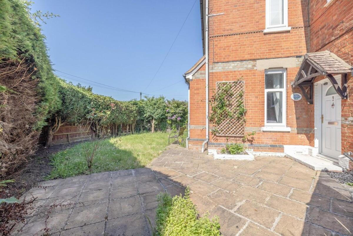 2 Bed Close To Windsor Castle, Races