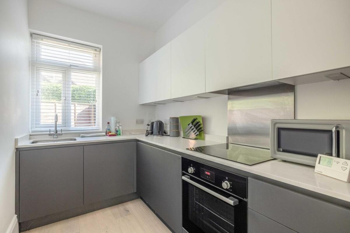 Apartment 2 Bed Close To Windsor Castle, Races