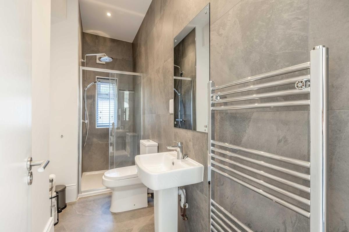 2 Bed Close To Windsor Castle, Races Apartment Ascot (Berkshire)