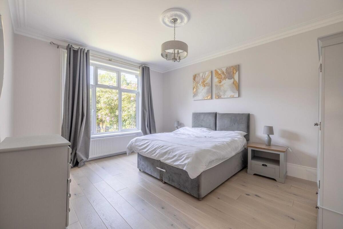 2 Bed Close To Windsor Castle, Races *